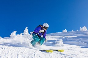 爱游戏体育-皇家社会客场遭遇恐怖失误，输球在望，皇家社会球队图片