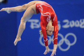 爱游戏游戏平台-热那亚球员脱离感染隔离，球队复训备战，热那亚球队战绩