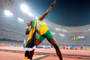 爱游戏手机版-美因茨作战奥格斯堡，主场求生之路，美因茨vs奥格斯堡 保级大战一触即发