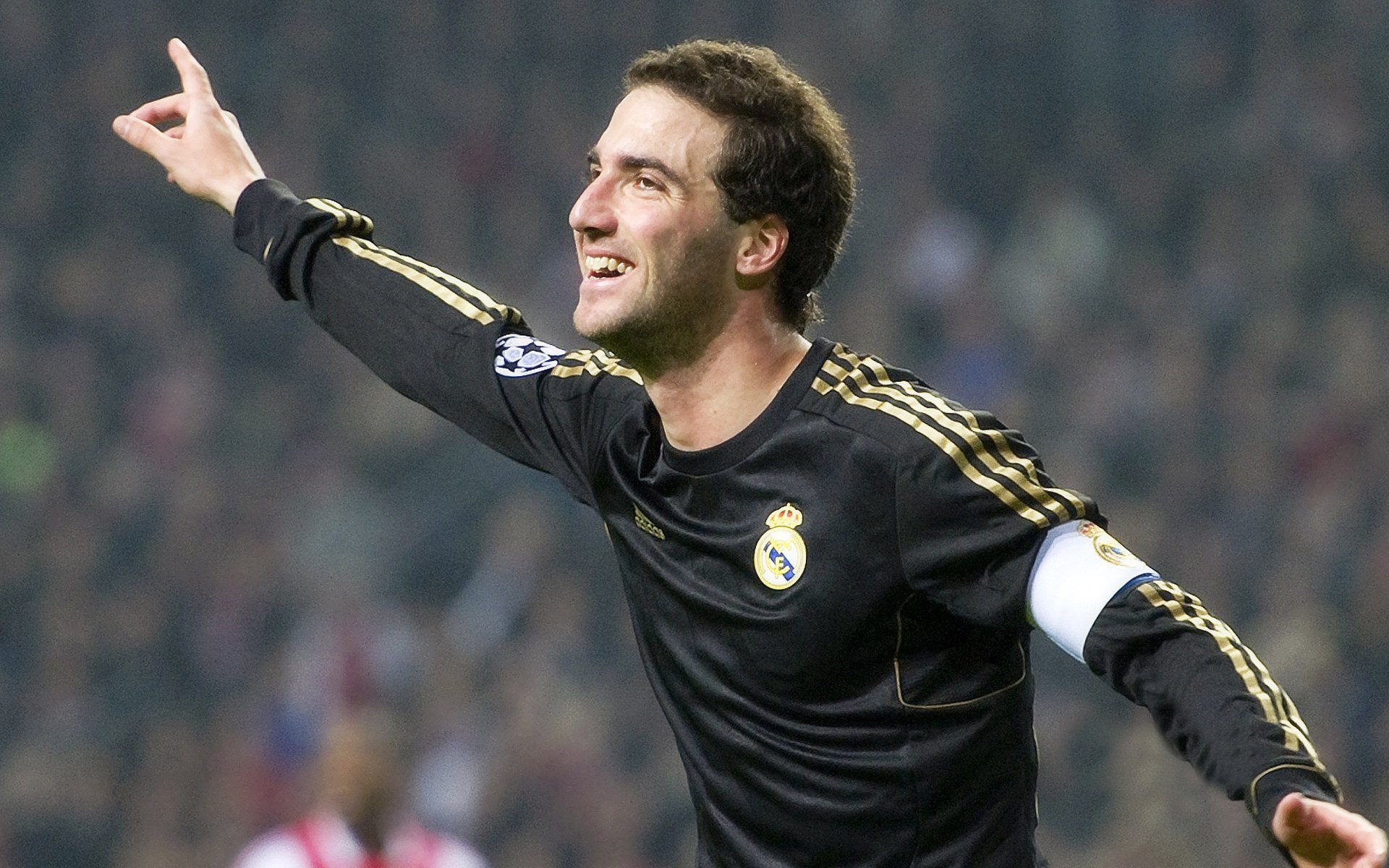 震撼马术骑手赛场落马瞬间,马术骑手一个月多少钱