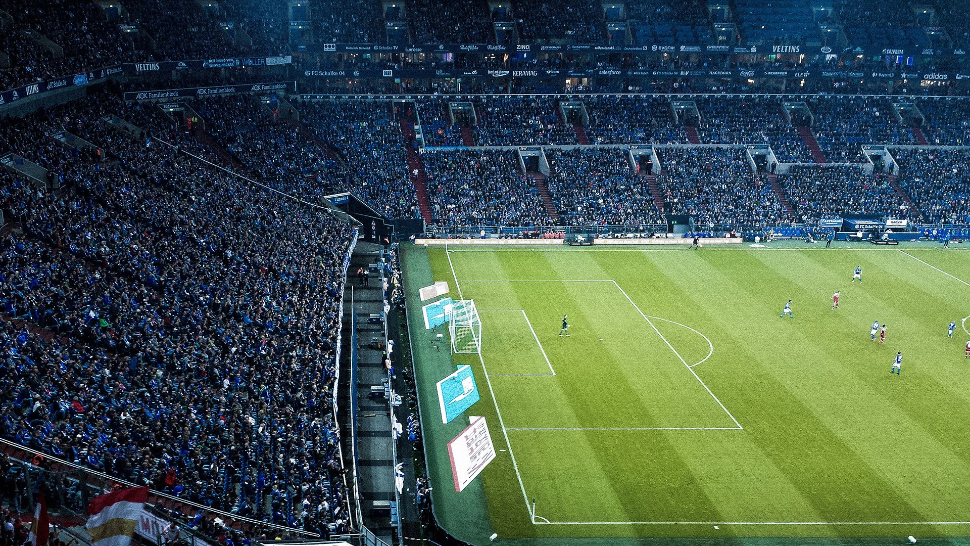 “英超领头羊迎战强敌，冠军争夺早已打响”，英超 冠军