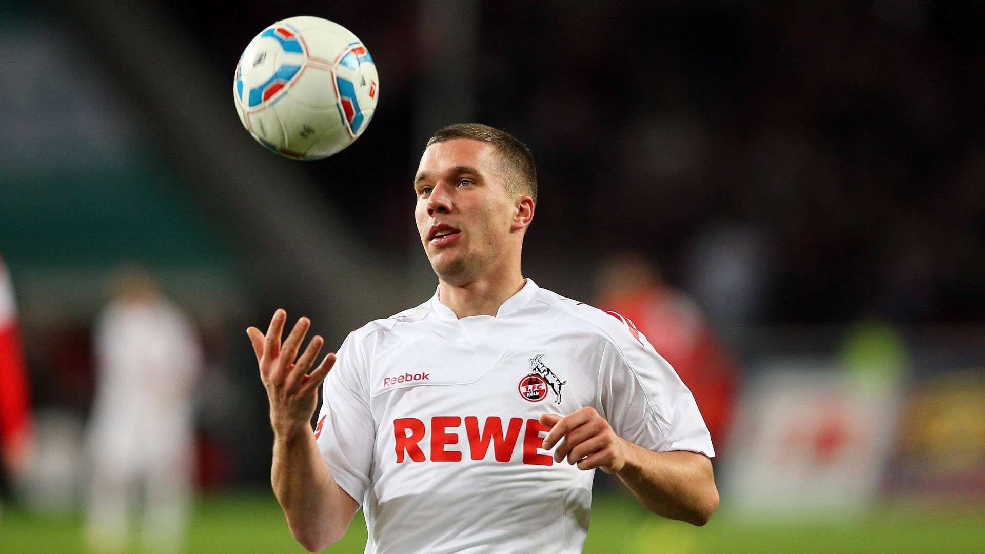 南非女足后卫因卡红牌，球队陷入人数劣势！，南非男足